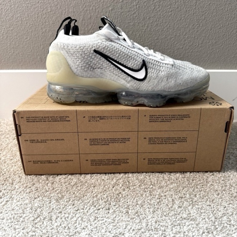 EUC Nike Vapormax 202- FK sneakers size men’s 7 / women’s 8.5